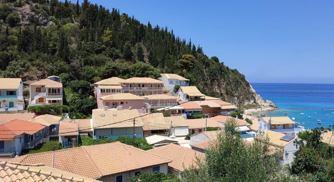 Villa Spiros Áyios Nikítas エクステリア 写真