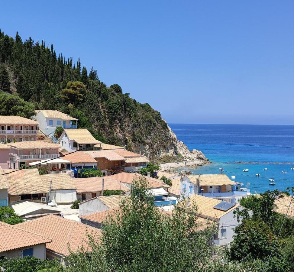 Villa Spiros Áyios Nikítas エクステリア 写真